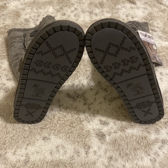 NWT The Original Muk Luks Womens Boots / Shoes - Picture 2 of 3